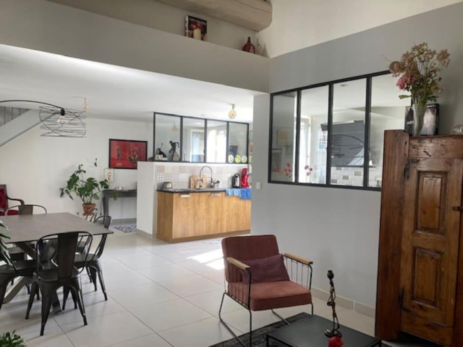 Apartamento Loft Au Coeur De Nimes Exterior foto