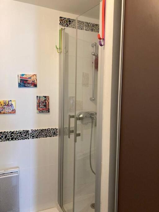 Apartamento Loft Au Coeur De Nimes Exterior foto